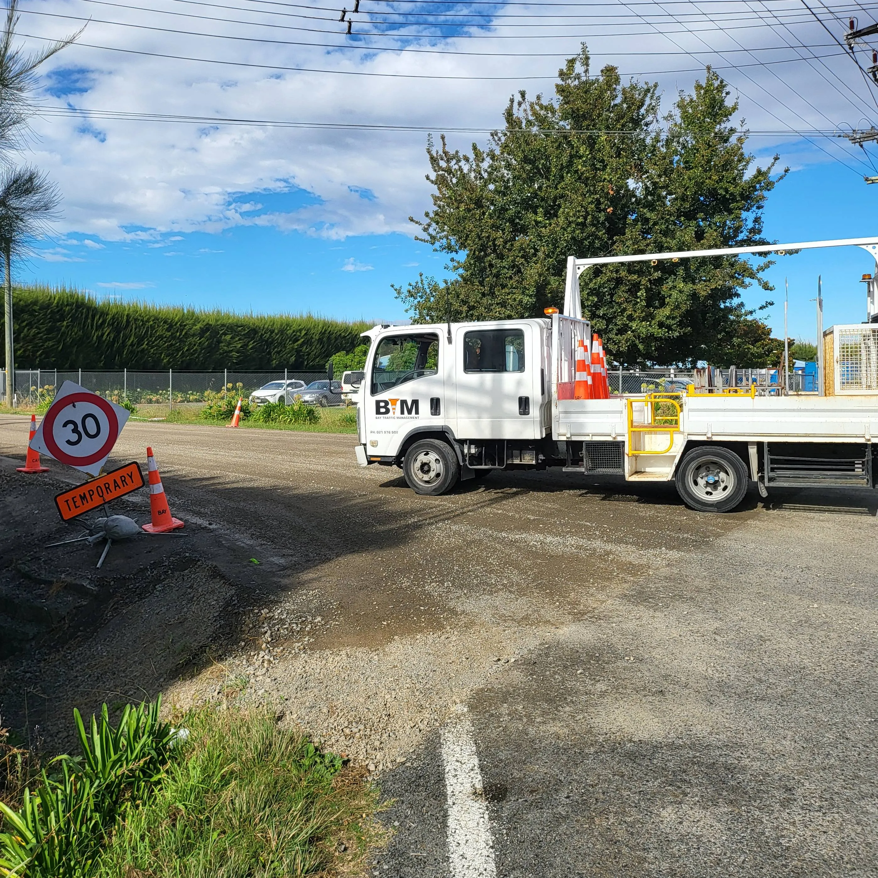 Electronic sign trailer displaying a temporary 30km/h speed limit